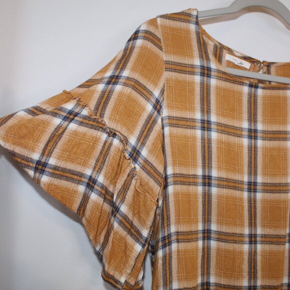 Maurices plaid round neck short ruffle flared sleeves keyhole back closure M - Picture 2 of 7